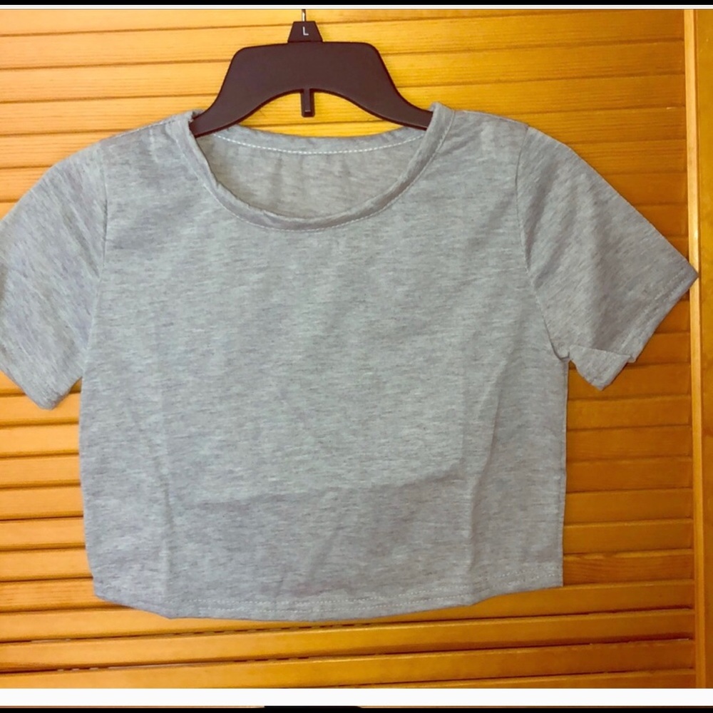 Woman’s cropped T-Shirt